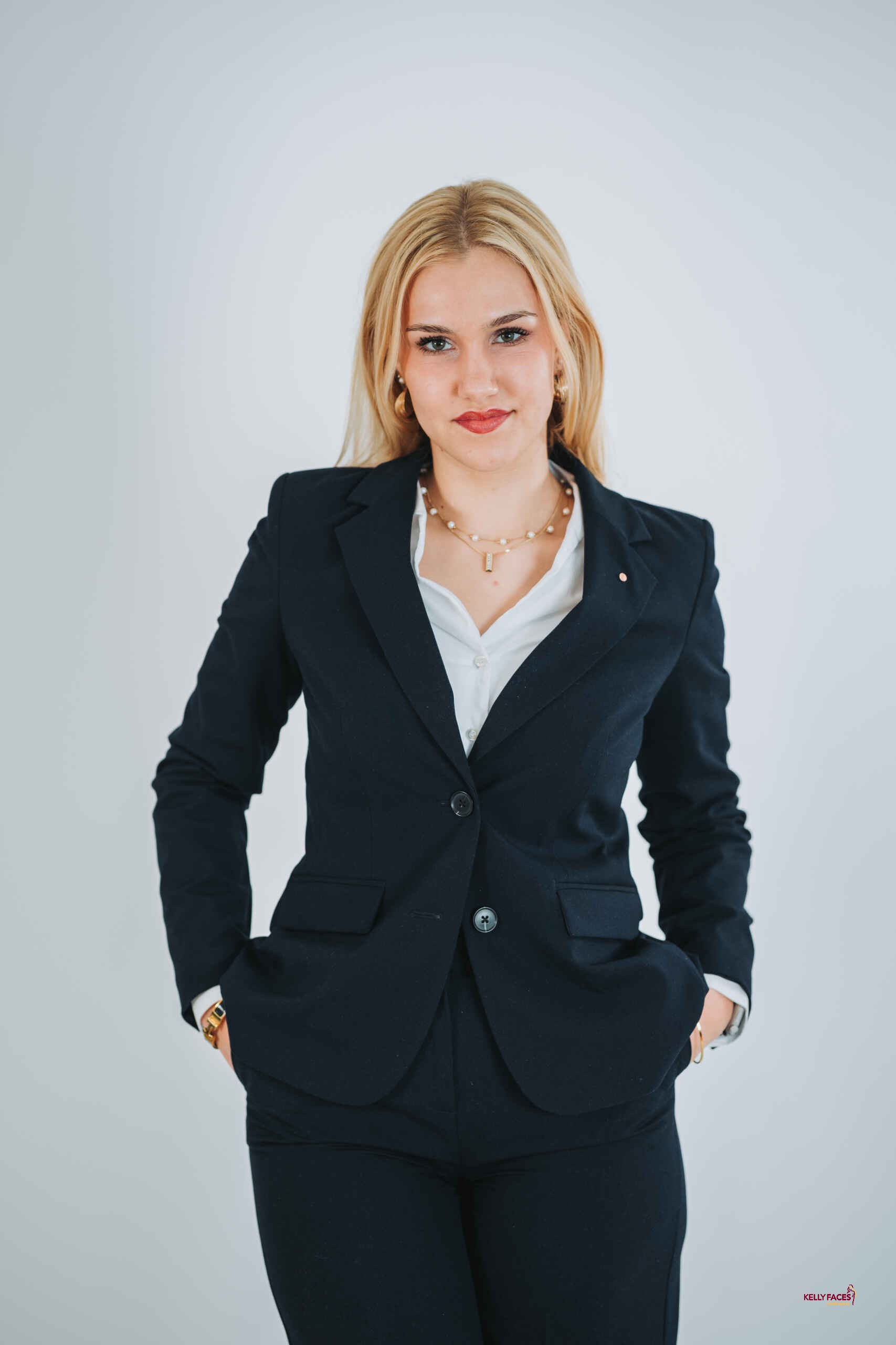 Theresa R.
